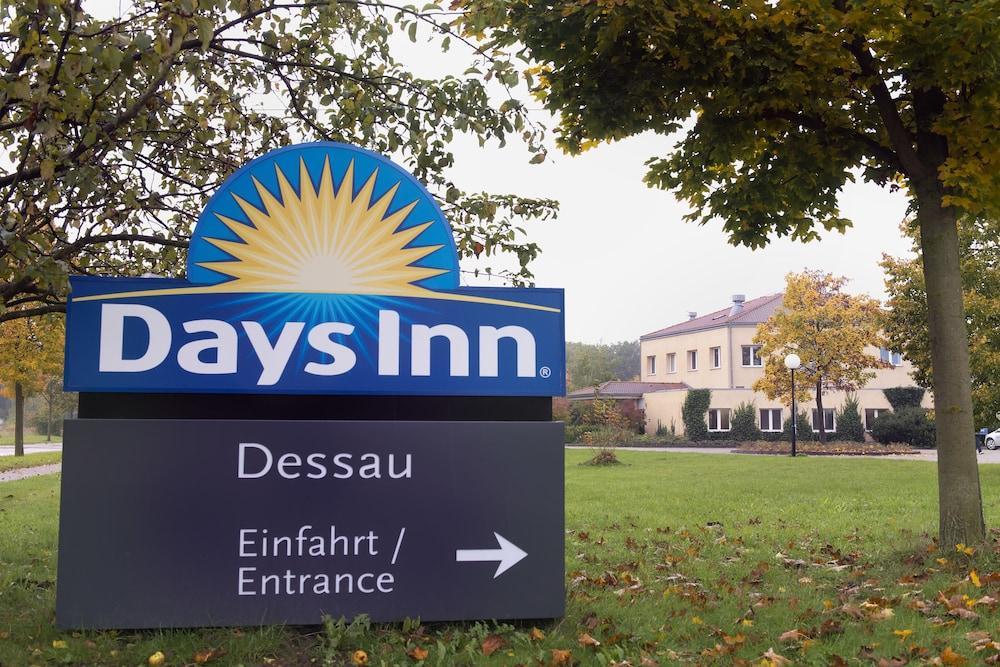 Days Inn Dessau Экстерьер фото